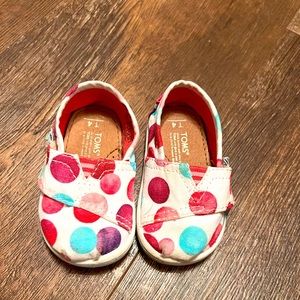 Toddler TOMS Size T4 Polka Dotted